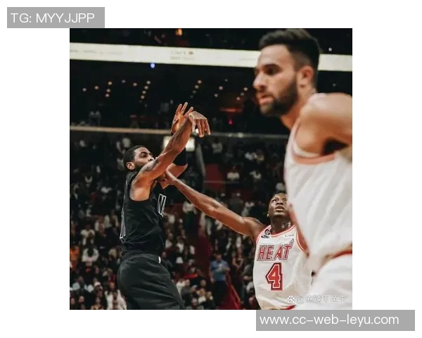 杰基杨全能表现助球队获胜20投10中砍下32分4篮板10助攻1抢断