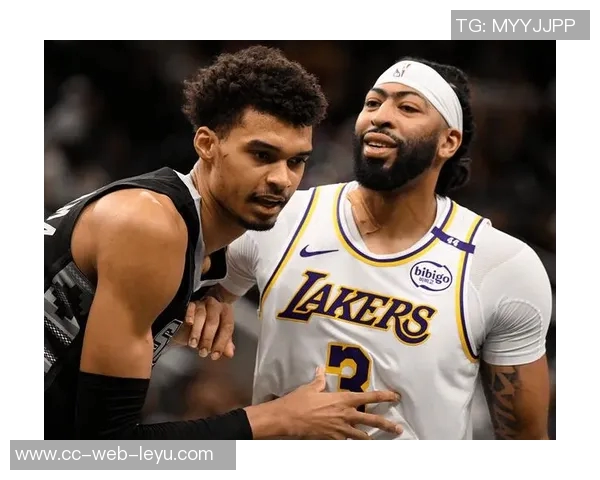 张佳玮分析马刺胜雷霆背后真相文班并非唯一制胜关键因素